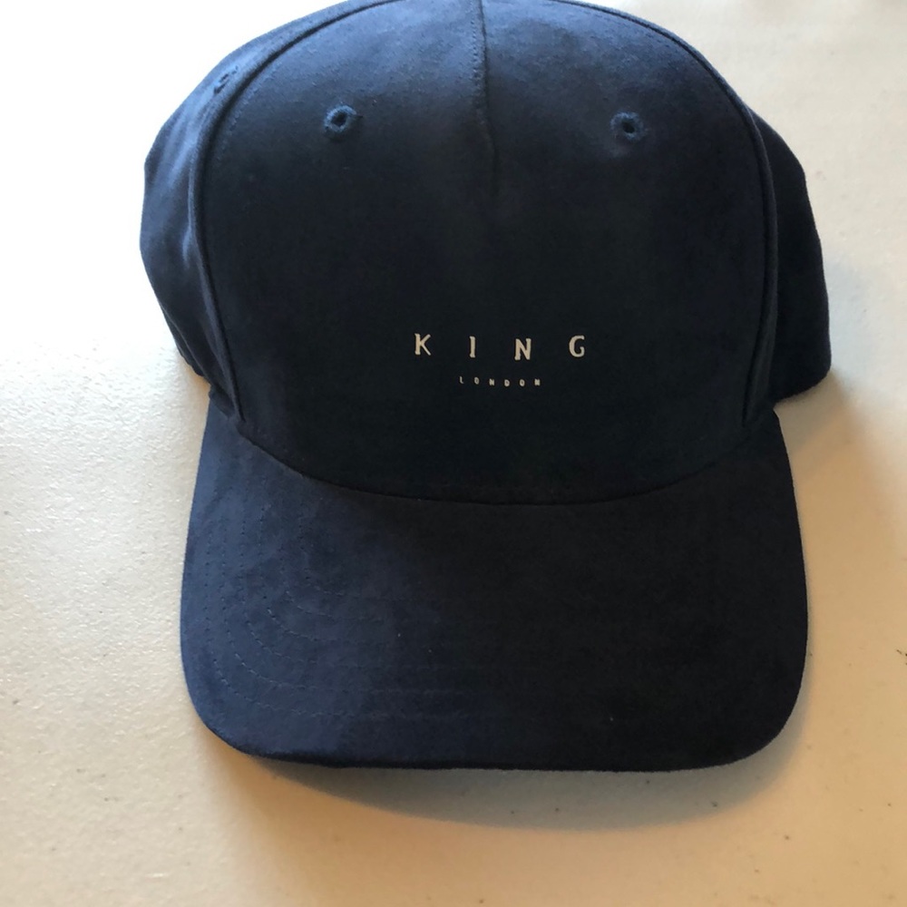 King navy SnapBack hat.